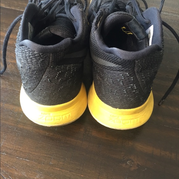 Nike Kyrie 3 basketball shoe black and yellow - Picture 4 of 7